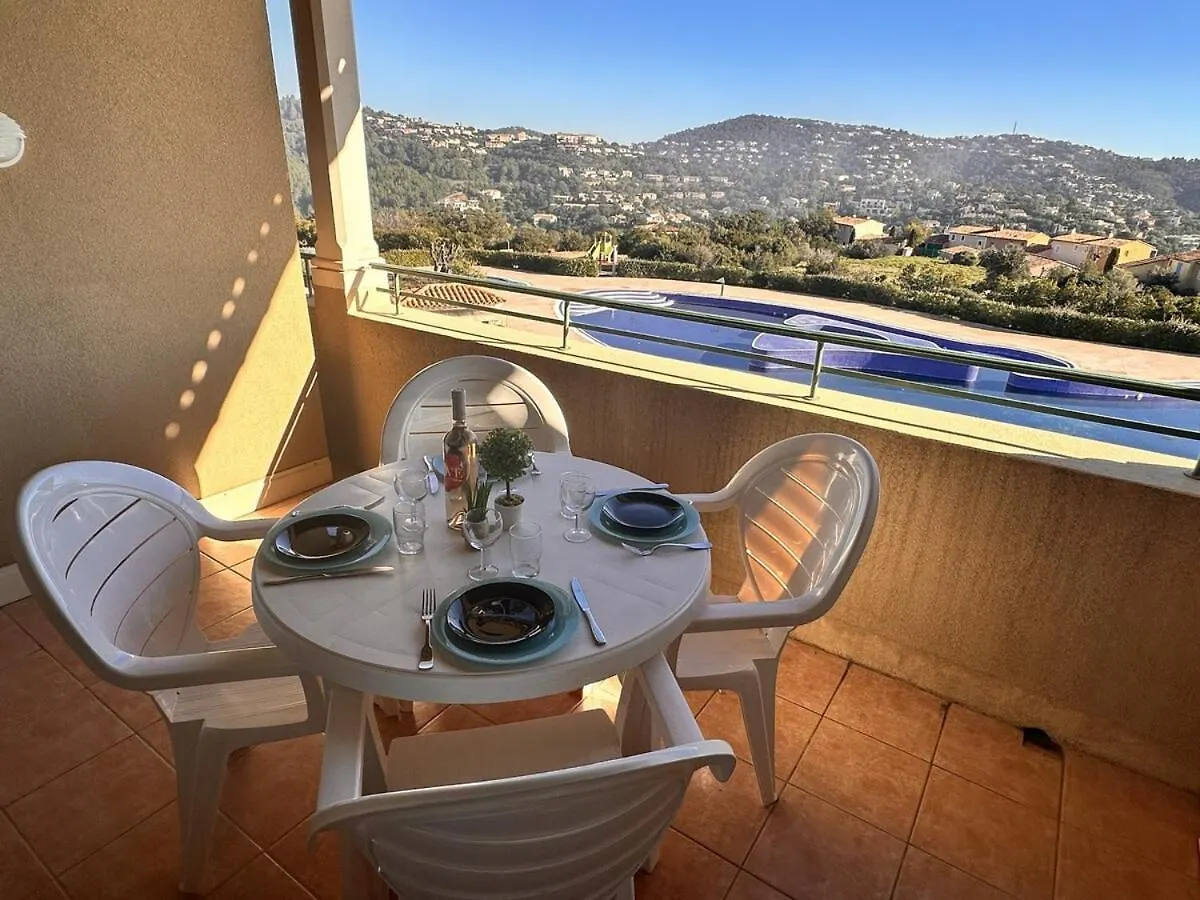 Appt 31M2 - Parking - Wifi - Clim - Piscine Apartment Roquebrune-sur-Argens France