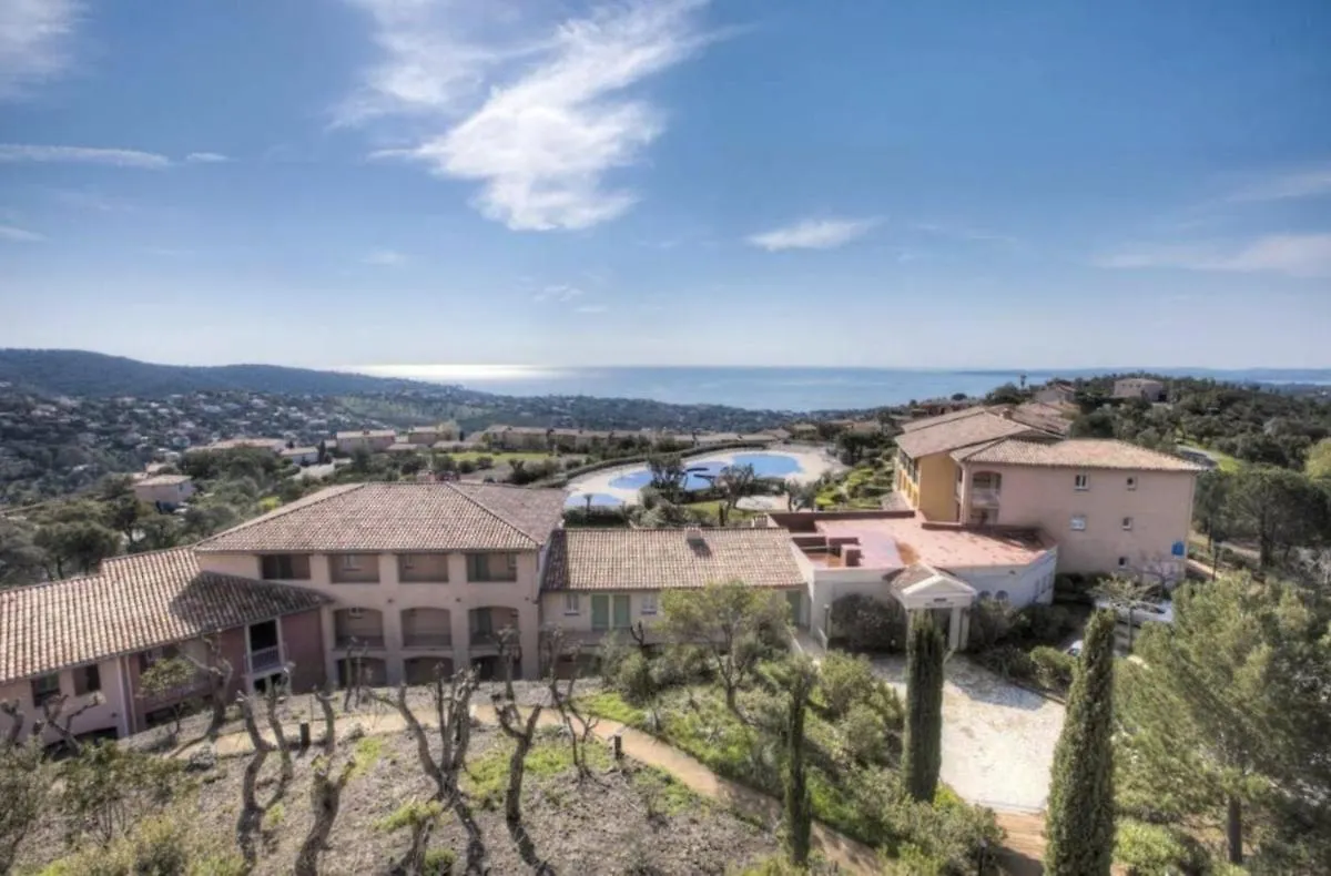 Appt 31M2 - Parking - Wifi - Clim - Piscine Apartamento Roquebrune-sur-Argens